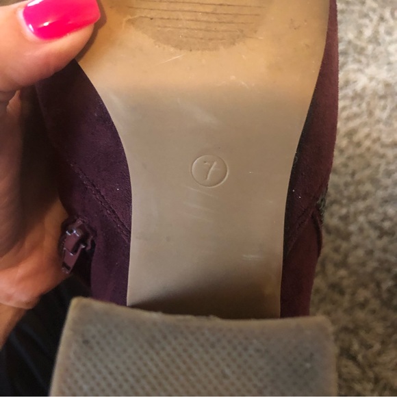 Very G Maroon Suede Heeled Boots Size 7 - Picture 6 of 10